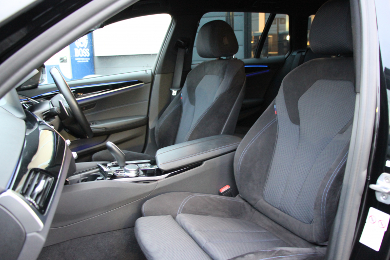 BMW 5シリーズ 523i ﾂｰﾘﾝｸﾞﾌﾞﾗｯｸｱｳﾄ 特別仕様車 HUD ﾊｰﾏﾝｶｰﾄﾞﾝ 追従ACC ｽﾃｱﾘﾝｸﾞｻﾎﾟｰﾄ LEDﾍｯﾄﾞﾗｲﾄ ｵｰﾄﾊｲﾋﾞｰﾑ ﾀｯﾁ画面HDDﾅﾋﾞTV 360度ﾊﾟﾉﾗﾏｶﾒﾗ Pｱｼｽﾄﾌﾟﾗｽ 電動ﾄﾗﾝｸ ﾌﾞﾗｯｸ19AW 液晶ﾒｰﾀｰ ｽﾏｰﾄｷｰ 2年保証