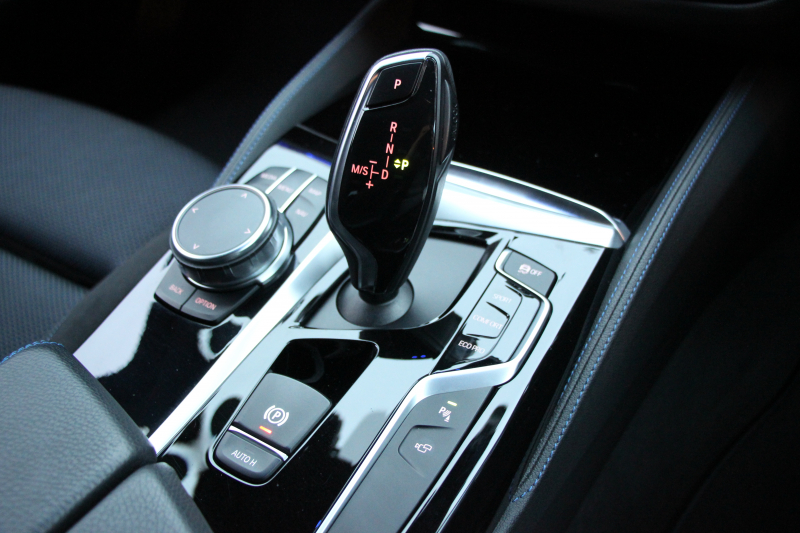 BMW 5シリーズ 523i ﾂｰﾘﾝｸﾞﾌﾞﾗｯｸｱｳﾄ 特別仕様車 HUD ﾊｰﾏﾝｶｰﾄﾞﾝ 追従ACC ｽﾃｱﾘﾝｸﾞｻﾎﾟｰﾄ LEDﾍｯﾄﾞﾗｲﾄ ｵｰﾄﾊｲﾋﾞｰﾑ ﾀｯﾁ画面HDDﾅﾋﾞTV 360度ﾊﾟﾉﾗﾏｶﾒﾗ Pｱｼｽﾄﾌﾟﾗｽ 電動ﾄﾗﾝｸ ﾌﾞﾗｯｸ19AW 液晶ﾒｰﾀｰ ｽﾏｰﾄｷｰ 2年保証