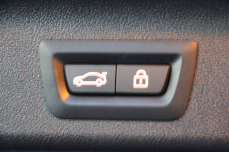 BMW 5シリーズ 523i ﾂｰﾘﾝｸﾞﾌﾞﾗｯｸｱｳﾄ 特別仕様車 HUD ﾊｰﾏﾝｶｰﾄﾞﾝ 追従ACC ｽﾃｱﾘﾝｸﾞｻﾎﾟｰﾄ LEDﾍｯﾄﾞﾗｲﾄ ｵｰﾄﾊｲﾋﾞｰﾑ ﾀｯﾁ画面HDDﾅﾋﾞTV 360度ﾊﾟﾉﾗﾏｶﾒﾗ Pｱｼｽﾄﾌﾟﾗｽ 電動ﾄﾗﾝｸ ﾌﾞﾗｯｸ19AW 液晶ﾒｰﾀｰ ｽﾏｰﾄｷｰ 2年保証