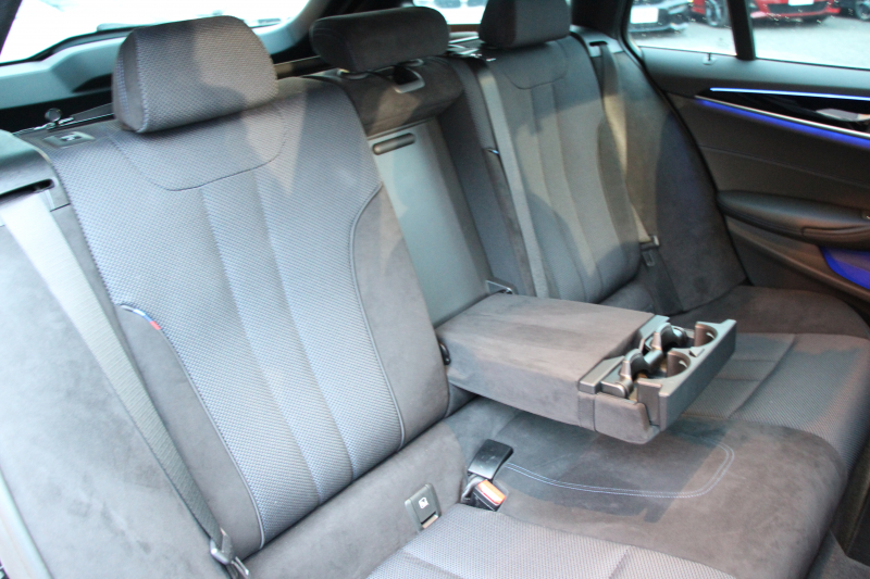 BMW 5シリーズ 523i ﾂｰﾘﾝｸﾞﾌﾞﾗｯｸｱｳﾄ 特別仕様車 HUD ﾊｰﾏﾝｶｰﾄﾞﾝ 追従ACC ｽﾃｱﾘﾝｸﾞｻﾎﾟｰﾄ LEDﾍｯﾄﾞﾗｲﾄ ｵｰﾄﾊｲﾋﾞｰﾑ ﾀｯﾁ画面HDDﾅﾋﾞTV 360度ﾊﾟﾉﾗﾏｶﾒﾗ Pｱｼｽﾄﾌﾟﾗｽ 電動ﾄﾗﾝｸ ﾌﾞﾗｯｸ19AW 液晶ﾒｰﾀｰ ｽﾏｰﾄｷｰ 2年保証