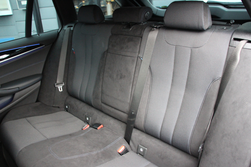 BMW 5シリーズ 523i ﾂｰﾘﾝｸﾞﾌﾞﾗｯｸｱｳﾄ 特別仕様車 HUD ﾊｰﾏﾝｶｰﾄﾞﾝ 追従ACC ｽﾃｱﾘﾝｸﾞｻﾎﾟｰﾄ LEDﾍｯﾄﾞﾗｲﾄ ｵｰﾄﾊｲﾋﾞｰﾑ ﾀｯﾁ画面HDDﾅﾋﾞTV 360度ﾊﾟﾉﾗﾏｶﾒﾗ Pｱｼｽﾄﾌﾟﾗｽ 電動ﾄﾗﾝｸ ﾌﾞﾗｯｸ19AW 液晶ﾒｰﾀｰ ｽﾏｰﾄｷｰ 2年保証