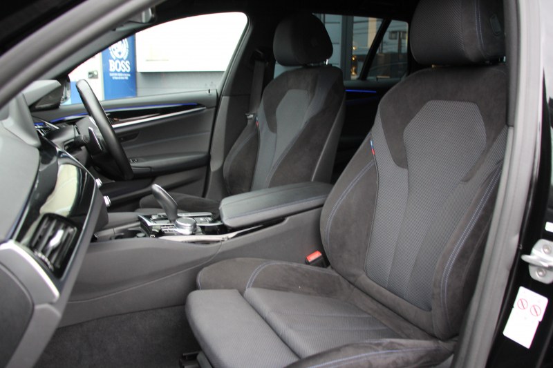 BMW 5シリーズ 523i ﾂｰﾘﾝｸﾞﾌﾞﾗｯｸｱｳﾄ 特別仕様車 HUD ﾊｰﾏﾝｶｰﾄﾞﾝ 追従ACC ｽﾃｱﾘﾝｸﾞｻﾎﾟｰﾄ LEDﾍｯﾄﾞﾗｲﾄ ｵｰﾄﾊｲﾋﾞｰﾑ ﾀｯﾁ画面HDDﾅﾋﾞTV 360度ﾊﾟﾉﾗﾏｶﾒﾗ Pｱｼｽﾄﾌﾟﾗｽ 電動ﾄﾗﾝｸ ﾌﾞﾗｯｸ19AW 液晶ﾒｰﾀｰ ｽﾏｰﾄｷｰ 2年保証