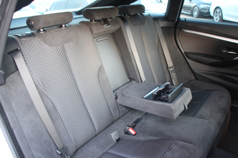 BMW 3シリーズ 320i ｸﾞﾗﾝﾂｰﾘｽﾓ Mｽﾎﾟｰﾂ 後期 新ｴﾝｼﾞﾝ LEDﾍｯﾄﾞﾗｲﾄ&ﾃｰﾙ 追従ACC ﾚｰﾝﾁｪﾝｼﾞ警告 衝突軽減ﾌﾞﾚｰｷ 車線逸脱警告 歩行者警告 iﾄﾞﾗｲﾌﾞHDDﾅﾋﾞ電動ﾄﾗﾝｸ ｽﾏｰﾄｷｰ 専用ｴｱﾛ 19AW ﾊﾟﾄﾞﾙｼﾌﾄ 2年保証