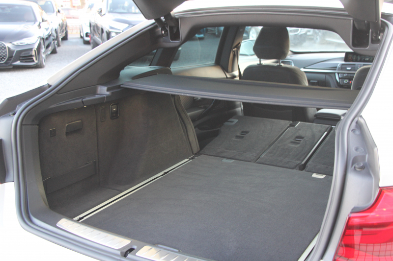 BMW 3シリーズ 320i ｸﾞﾗﾝﾂｰﾘｽﾓ Mｽﾎﾟｰﾂ 後期 新ｴﾝｼﾞﾝ LEDﾍｯﾄﾞﾗｲﾄ&ﾃｰﾙ 追従ACC ﾚｰﾝﾁｪﾝｼﾞ警告 衝突軽減ﾌﾞﾚｰｷ 車線逸脱警告 歩行者警告 iﾄﾞﾗｲﾌﾞHDDﾅﾋﾞ電動ﾄﾗﾝｸ ｽﾏｰﾄｷｰ 専用ｴｱﾛ 19AW ﾊﾟﾄﾞﾙｼﾌﾄ 2年保証