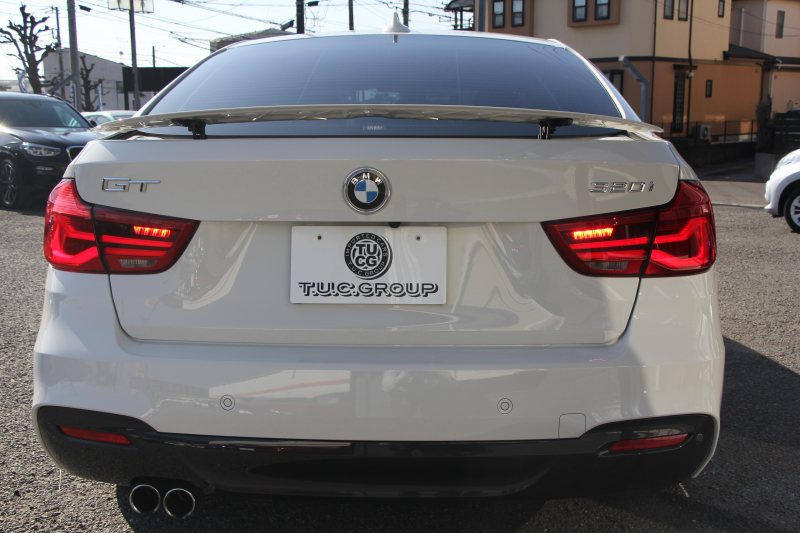 BMW 3シリーズ 320i ｸﾞﾗﾝﾂｰﾘｽﾓ Mｽﾎﾟｰﾂ 後期 新ｴﾝｼﾞﾝ LEDﾍｯﾄﾞﾗｲﾄ&ﾃｰﾙ 追従ACC ﾚｰﾝﾁｪﾝｼﾞ警告 衝突軽減ﾌﾞﾚｰｷ 車線逸脱警告 歩行者警告 iﾄﾞﾗｲﾌﾞHDDﾅﾋﾞ電動ﾄﾗﾝｸ ｽﾏｰﾄｷｰ 専用ｴｱﾛ 19AW ﾊﾟﾄﾞﾙｼﾌﾄ 2年保証