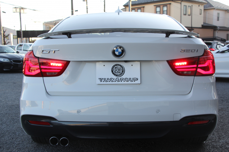 BMW 3シリーズ 320i ｸﾞﾗﾝﾂｰﾘｽﾓ Mｽﾎﾟｰﾂ 後期 新ｴﾝｼﾞﾝ LEDﾍｯﾄﾞﾗｲﾄ&ﾃｰﾙ 追従ACC ﾚｰﾝﾁｪﾝｼﾞ警告 衝突軽減ﾌﾞﾚｰｷ 車線逸脱警告 歩行者警告 iﾄﾞﾗｲﾌﾞHDDﾅﾋﾞ電動ﾄﾗﾝｸ ｽﾏｰﾄｷｰ 専用ｴｱﾛ 19AW ﾊﾟﾄﾞﾙｼﾌﾄ 2年保証