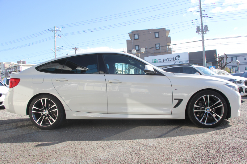 BMW 3シリーズ 320i ｸﾞﾗﾝﾂｰﾘｽﾓ Mｽﾎﾟｰﾂ 後期 新ｴﾝｼﾞﾝ LEDﾍｯﾄﾞﾗｲﾄ&ﾃｰﾙ 追従ACC ﾚｰﾝﾁｪﾝｼﾞ警告 衝突軽減ﾌﾞﾚｰｷ 車線逸脱警告 歩行者警告 iﾄﾞﾗｲﾌﾞHDDﾅﾋﾞ電動ﾄﾗﾝｸ ｽﾏｰﾄｷｰ 専用ｴｱﾛ 19AW ﾊﾟﾄﾞﾙｼﾌﾄ 2年保証