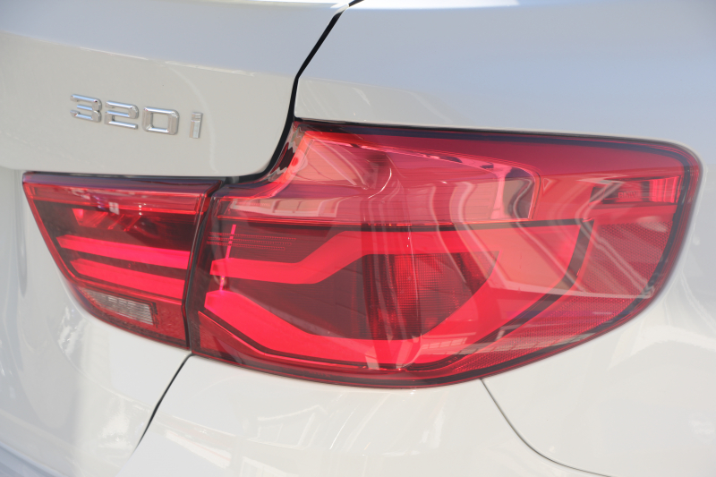 BMW 3シリーズ 320i ｸﾞﾗﾝﾂｰﾘｽﾓ Mｽﾎﾟｰﾂ 後期 新ｴﾝｼﾞﾝ LEDﾍｯﾄﾞﾗｲﾄ&ﾃｰﾙ 追従ACC ﾚｰﾝﾁｪﾝｼﾞ警告 衝突軽減ﾌﾞﾚｰｷ 車線逸脱警告 歩行者警告 iﾄﾞﾗｲﾌﾞHDDﾅﾋﾞ電動ﾄﾗﾝｸ ｽﾏｰﾄｷｰ 専用ｴｱﾛ 19AW ﾊﾟﾄﾞﾙｼﾌﾄ 2年保証