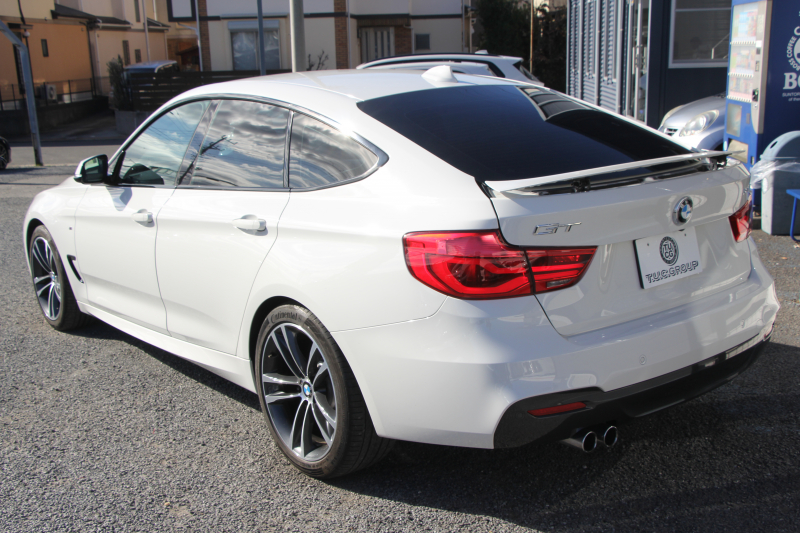 BMW 3シリーズ 320i ｸﾞﾗﾝﾂｰﾘｽﾓ Mｽﾎﾟｰﾂ 後期 新ｴﾝｼﾞﾝ LEDﾍｯﾄﾞﾗｲﾄ&ﾃｰﾙ 追従ACC ﾚｰﾝﾁｪﾝｼﾞ警告 衝突軽減ﾌﾞﾚｰｷ 車線逸脱警告 歩行者警告 iﾄﾞﾗｲﾌﾞHDDﾅﾋﾞ電動ﾄﾗﾝｸ ｽﾏｰﾄｷｰ 専用ｴｱﾛ 19AW ﾊﾟﾄﾞﾙｼﾌﾄ 2年保証