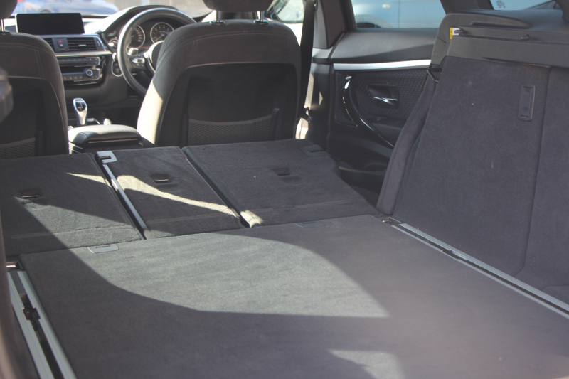 BMW 3シリーズ 320i ｸﾞﾗﾝﾂｰﾘｽﾓ Mｽﾎﾟｰﾂ 後期 新ｴﾝｼﾞﾝ LEDﾍｯﾄﾞﾗｲﾄ&ﾃｰﾙ 追従ACC ﾚｰﾝﾁｪﾝｼﾞ警告 衝突軽減ﾌﾞﾚｰｷ 車線逸脱警告 歩行者警告 iﾄﾞﾗｲﾌﾞHDDﾅﾋﾞ電動ﾄﾗﾝｸ ｽﾏｰﾄｷｰ 専用ｴｱﾛ 19AW ﾊﾟﾄﾞﾙｼﾌﾄ 2年保証