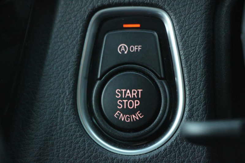 BMW 3シリーズ 320i ｸﾞﾗﾝﾂｰﾘｽﾓ Mｽﾎﾟｰﾂ 後期 新ｴﾝｼﾞﾝ LEDﾍｯﾄﾞﾗｲﾄ&ﾃｰﾙ 追従ACC ﾚｰﾝﾁｪﾝｼﾞ警告 衝突軽減ﾌﾞﾚｰｷ 車線逸脱警告 歩行者警告 iﾄﾞﾗｲﾌﾞHDDﾅﾋﾞ電動ﾄﾗﾝｸ ｽﾏｰﾄｷｰ 専用ｴｱﾛ 19AW ﾊﾟﾄﾞﾙｼﾌﾄ 2年保証