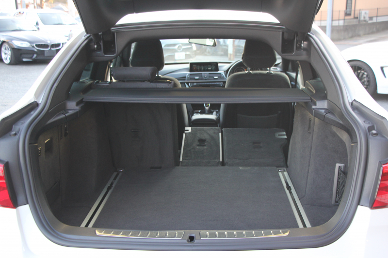 BMW 3シリーズ 320i ｸﾞﾗﾝﾂｰﾘｽﾓ Mｽﾎﾟｰﾂ 後期 新ｴﾝｼﾞﾝ LEDﾍｯﾄﾞﾗｲﾄ&ﾃｰﾙ 追従ACC ﾚｰﾝﾁｪﾝｼﾞ警告 衝突軽減ﾌﾞﾚｰｷ 車線逸脱警告 歩行者警告 iﾄﾞﾗｲﾌﾞHDDﾅﾋﾞ電動ﾄﾗﾝｸ ｽﾏｰﾄｷｰ 専用ｴｱﾛ 19AW ﾊﾟﾄﾞﾙｼﾌﾄ 2年保証