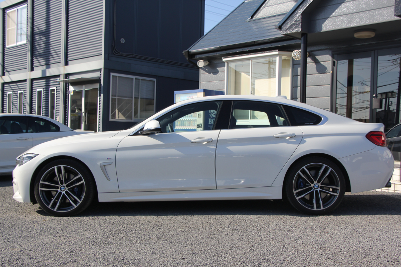 BMW 4シリーズ 420i ｸﾞﾗﾝｸｰﾍﾟｲﾝｽﾀｲﾙｽﾎﾟｰﾂ 300台限定車 後期ﾓﾃﾞﾙ 1ｵｰﾅ ﾋｰﾀｰ黒革 ｱﾀﾞﾌﾟﾃｨﾌﾞMｻｽ 19AW Mspﾌﾞﾚｰｷ HUD 追従ACC 液晶ﾒｰﾀｰ LEDﾍｯﾄﾞﾗｲﾄ&LEDﾃｰﾙ ﾀｯﾁ画面HDDﾅﾋﾞﾌﾙｾｸﾞTV 電動ﾄﾗﾝｸ 衝突軽減ﾌﾞﾚｰｷ 2年保証
