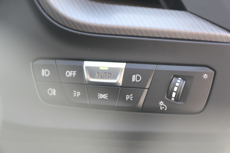 BMW 1シリーズ 118d Mｽﾎﾟｰﾂ ｴﾃﾞｨｼｮﾝｼﾞｮｲﾌﾟﾗｽ ｺﾝﾌｫｰﾄP 1ｵｰﾅ 追従ACC 電動ﾘｱｹﾞｰﾄ idriveﾅﾋﾞｹﾞｰｼｮﾝP BMWﾗｲﾌﾞｺｯｸﾋﾟｯﾄ ｱｯﾌﾟﾙｶｰﾌﾟﾚｲ ﾒﾓﾘｰ付電動ﾊｰﾌﾚｻﾞｰ ｽﾄﾚｰｼﾞﾊﾟｯｹｰｼﾞｲﾙﾐﾎﾞｽﾄﾝﾄﾘﾑ LEDﾍｯﾄﾞﾗｲﾄ Pｱｼｽﾄ 18AW 専用ｴｱﾛ 2年保証