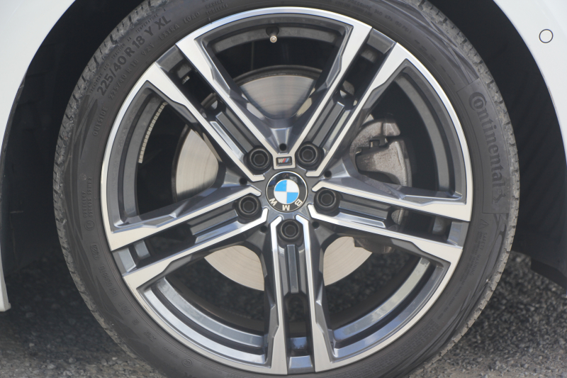 BMW 1シリーズ 118d Mｽﾎﾟｰﾂ ｴﾃﾞｨｼｮﾝｼﾞｮｲﾌﾟﾗｽ ｺﾝﾌｫｰﾄP 1ｵｰﾅ 追従ACC 電動ﾘｱｹﾞｰﾄ idriveﾅﾋﾞｹﾞｰｼｮﾝP BMWﾗｲﾌﾞｺｯｸﾋﾟｯﾄ ｱｯﾌﾟﾙｶｰﾌﾟﾚｲ ﾒﾓﾘｰ付電動ﾊｰﾌﾚｻﾞｰ ｽﾄﾚｰｼﾞﾊﾟｯｹｰｼﾞｲﾙﾐﾎﾞｽﾄﾝﾄﾘﾑ LEDﾍｯﾄﾞﾗｲﾄ Pｱｼｽﾄ 18AW 専用ｴｱﾛ 2年保証