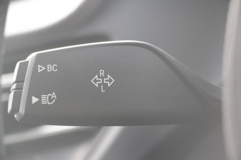 BMW 1シリーズ 118d Mｽﾎﾟｰﾂ ｴﾃﾞｨｼｮﾝｼﾞｮｲﾌﾟﾗｽ ｺﾝﾌｫｰﾄP 1ｵｰﾅ 追従ACC 電動ﾘｱｹﾞｰﾄ idriveﾅﾋﾞｹﾞｰｼｮﾝP BMWﾗｲﾌﾞｺｯｸﾋﾟｯﾄ ｱｯﾌﾟﾙｶｰﾌﾟﾚｲ ﾒﾓﾘｰ付電動ﾊｰﾌﾚｻﾞｰ ｽﾄﾚｰｼﾞﾊﾟｯｹｰｼﾞｲﾙﾐﾎﾞｽﾄﾝﾄﾘﾑ LEDﾍｯﾄﾞﾗｲﾄ Pｱｼｽﾄ 18AW 専用ｴｱﾛ 2年保証