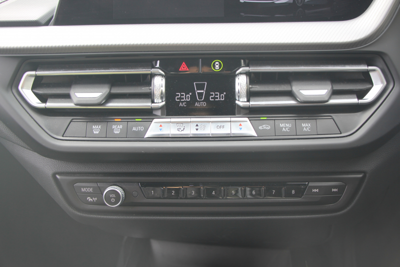 BMW 1シリーズ 118d Mｽﾎﾟｰﾂ ｴﾃﾞｨｼｮﾝｼﾞｮｲﾌﾟﾗｽ ｺﾝﾌｫｰﾄP 1ｵｰﾅ 追従ACC 電動ﾘｱｹﾞｰﾄ idriveﾅﾋﾞｹﾞｰｼｮﾝP BMWﾗｲﾌﾞｺｯｸﾋﾟｯﾄ ｱｯﾌﾟﾙｶｰﾌﾟﾚｲ ﾒﾓﾘｰ付電動ﾊｰﾌﾚｻﾞｰ ｽﾄﾚｰｼﾞﾊﾟｯｹｰｼﾞｲﾙﾐﾎﾞｽﾄﾝﾄﾘﾑ LEDﾍｯﾄﾞﾗｲﾄ Pｱｼｽﾄ 18AW 専用ｴｱﾛ 2年保証