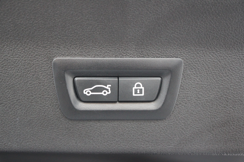 BMW X4 M40i ﾊﾟﾉﾗﾏｻﾝﾙｰﾌ 全席ﾋｰﾀｰ黒革 360馬力 直6ﾀｰﾎﾞｱﾀﾞﾌﾟﾃｨﾌﾞMｻｽ Mspﾌﾞﾚｰｷ 液晶ﾒｰﾀｰ 360度ｶﾒﾗ ﾀｯﾁ画面HDDﾅﾋﾞTV LEDﾍｯﾄﾞﾗｲﾄ ｵｰﾄﾊｲﾋﾞｰﾑ 電動ﾄﾗﾝｸ 専用21AW&ﾃﾞﾌ 2年保証