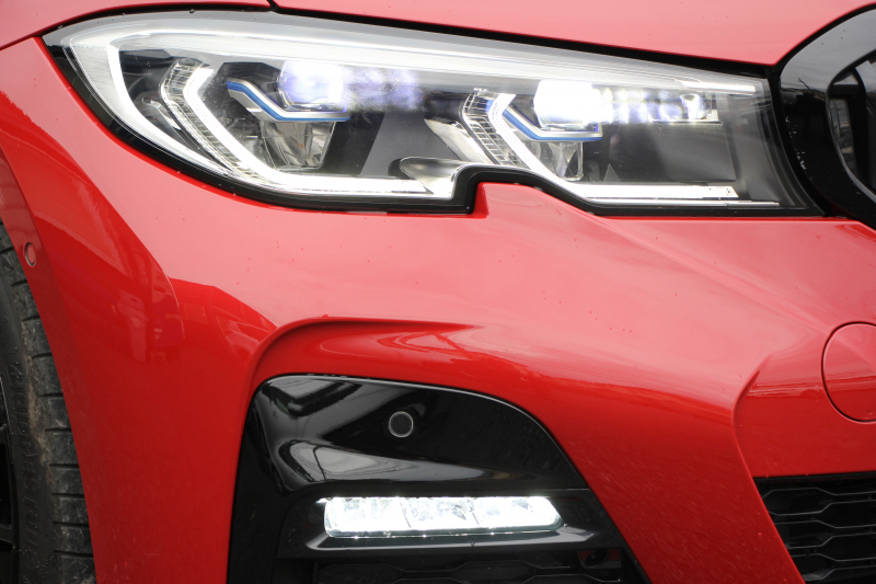 BMW 3シリーズ 320d Xdrive Mｽﾎﾟｰﾂ ｴﾃﾞｨｼｮﾝｻﾝﾗｲｽﾞ50台限定車 ﾋｰﾀｰ黒革 ﾚｰｻﾞｰﾗｲﾄ ｱﾀﾞﾌﾟﾃｨﾌﾞMｻｽ 専用19AW Mﾘｱｽﾎﾟｲﾗｰ Mｼｰﾄﾍﾞﾙﾄ 追従ACC ｽﾃｱﾘﾝｸﾞｻﾎﾟｰﾄ BMWﾗｲﾌﾞｺｯｸﾋﾟｯﾄﾞｱｯﾌﾟﾙｶｰﾌﾟﾚｲ ﾜｲﾔﾚｽ充電 2年保証