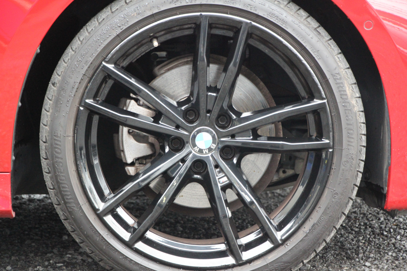 BMW 3シリーズ 320d Xdrive Mｽﾎﾟｰﾂ ｴﾃﾞｨｼｮﾝｻﾝﾗｲｽﾞ50台限定車 ﾋｰﾀｰ黒革 ﾚｰｻﾞｰﾗｲﾄ ｱﾀﾞﾌﾟﾃｨﾌﾞMｻｽ 専用19AW Mﾘｱｽﾎﾟｲﾗｰ Mｼｰﾄﾍﾞﾙﾄ 追従ACC ｽﾃｱﾘﾝｸﾞｻﾎﾟｰﾄ BMWﾗｲﾌﾞｺｯｸﾋﾟｯﾄﾞｱｯﾌﾟﾙｶｰﾌﾟﾚｲ ﾜｲﾔﾚｽ充電 2年保証