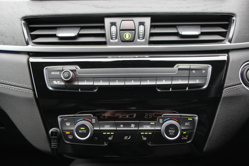 BMW X1 Xdrive18d Xﾗｲﾝ ｴﾃﾞｨｼｮﾝｼﾞｮｲﾌﾟﾗｽ ﾊｲﾗｲﾝ&ｺﾝﾌｫｰﾄP 後期 ﾌｪｲｽﾘﾌﾄ後 真珠色 ﾋｰﾀｰ黒革 追従ACC ﾌﾙｾｸﾞTV LEDﾍｯﾄﾞﾗｲﾄ 電動ﾄﾗﾝｸ ﾀｯﾁ画面HDDﾅﾋﾞ衝突軽減ﾌﾞﾚｰｷ 車線逸脱警告 歩行者警告 専用18AW ｳｯﾄﾞﾊﾟﾈﾙ 2年保証