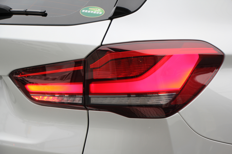 BMW X1 Xdrive18d Xﾗｲﾝ ｴﾃﾞｨｼｮﾝｼﾞｮｲﾌﾟﾗｽ ﾊｲﾗｲﾝ&ｺﾝﾌｫｰﾄP 後期 ﾌｪｲｽﾘﾌﾄ後 真珠色 ﾋｰﾀｰ黒革 追従ACC ﾌﾙｾｸﾞTV LEDﾍｯﾄﾞﾗｲﾄ 電動ﾄﾗﾝｸ ﾀｯﾁ画面HDDﾅﾋﾞ衝突軽減ﾌﾞﾚｰｷ 車線逸脱警告 歩行者警告 専用18AW ｳｯﾄﾞﾊﾟﾈﾙ 2年保証