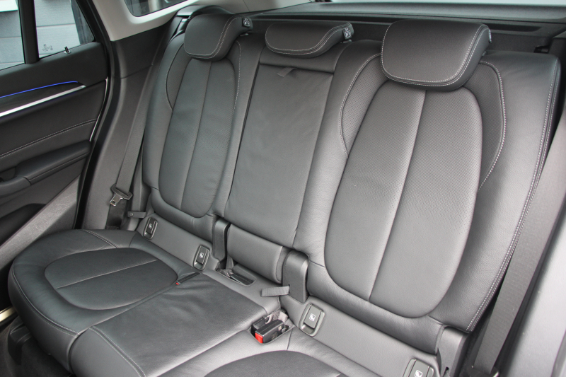 BMW X1 Xdrive18d Xﾗｲﾝ ｴﾃﾞｨｼｮﾝｼﾞｮｲﾌﾟﾗｽ ﾊｲﾗｲﾝ&ｺﾝﾌｫｰﾄP 後期 ﾌｪｲｽﾘﾌﾄ後 真珠色 ﾋｰﾀｰ黒革 追従ACC ﾌﾙｾｸﾞTV LEDﾍｯﾄﾞﾗｲﾄ 電動ﾄﾗﾝｸ ﾀｯﾁ画面HDDﾅﾋﾞ衝突軽減ﾌﾞﾚｰｷ 車線逸脱警告 歩行者警告 専用18AW ｳｯﾄﾞﾊﾟﾈﾙ 2年保証