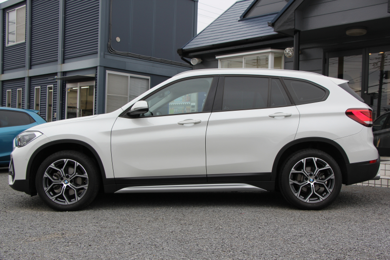 BMW X1 Xdrive18d Xﾗｲﾝ ｴﾃﾞｨｼｮﾝｼﾞｮｲﾌﾟﾗｽ ﾊｲﾗｲﾝ&ｺﾝﾌｫｰﾄP 後期 ﾌｪｲｽﾘﾌﾄ後 真珠色 ﾋｰﾀｰ黒革 追従ACC ﾌﾙｾｸﾞTV LEDﾍｯﾄﾞﾗｲﾄ 電動ﾄﾗﾝｸ ﾀｯﾁ画面HDDﾅﾋﾞ衝突軽減ﾌﾞﾚｰｷ 車線逸脱警告 歩行者警告 専用18AW ｳｯﾄﾞﾊﾟﾈﾙ 2年保証