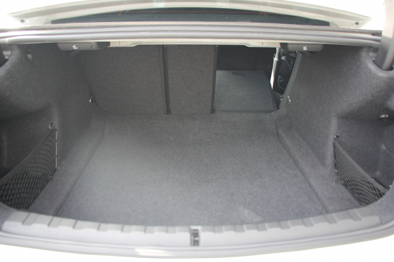 BMW 3シリーズ 330i Mｽﾎﾟｰﾂ ﾃﾞﾋﾞｭｰ&ｺﾝﾌｫｰﾄP 高出力 258馬力 ﾋｰﾀｰ黒革 専用ﾌﾞﾙｰｽﾃｯﾁ HUD 追従ACC ｽﾃｱﾘﾝｸﾞｻﾎﾟｰﾄ Mｽﾎﾟｰﾂﾌﾞﾚｰｷ ﾚｲｽﾞ19AW 3Dﾃﾞｻﾞｲﾝｴｱﾛ LEDﾍｯﾄﾞﾗｲﾄ ｵｰﾄﾊｲﾋﾞｰﾑ 360度ｶﾒﾗ 電動ﾄﾗﾝｸ Hi-fiｽﾋﾟｰｶｰ BMWﾗｲﾌﾞｺｯｸﾋﾟｯﾄ 2年保証