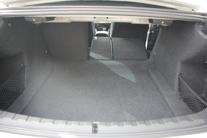 BMW 3シリーズ 330i Mｽﾎﾟｰﾂ ﾃﾞﾋﾞｭｰ&ｺﾝﾌｫｰﾄP 高出力 258馬力 ﾋｰﾀｰ黒革 専用ﾌﾞﾙｰｽﾃｯﾁ HUD 追従ACC ｽﾃｱﾘﾝｸﾞｻﾎﾟｰﾄ Mｽﾎﾟｰﾂﾌﾞﾚｰｷ ﾚｲｽﾞ19AW 3Dﾃﾞｻﾞｲﾝｴｱﾛ LEDﾍｯﾄﾞﾗｲﾄ ｵｰﾄﾊｲﾋﾞｰﾑ 360度ｶﾒﾗ 電動ﾄﾗﾝｸ Hi-fiｽﾋﾟｰｶｰ BMWﾗｲﾌﾞｺｯｸﾋﾟｯﾄ 2年保証