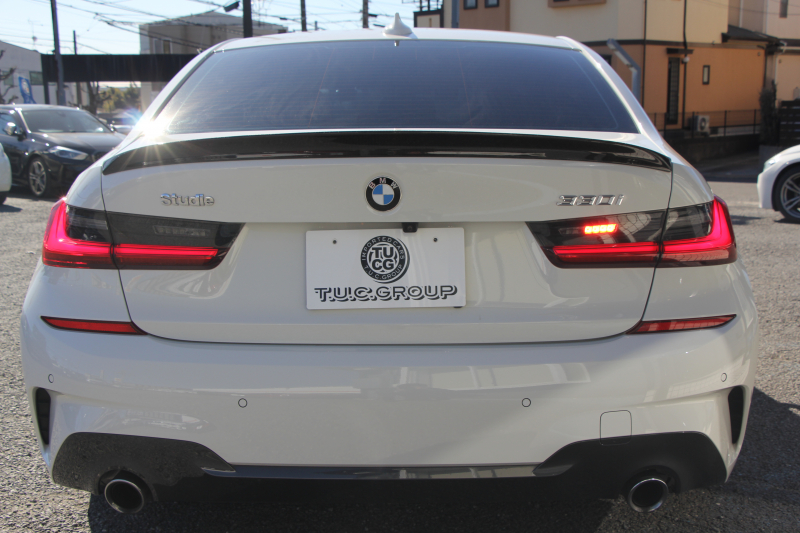BMW 3シリーズ 330i Mｽﾎﾟｰﾂ ﾃﾞﾋﾞｭｰ&ｺﾝﾌｫｰﾄP 高出力 258馬力 ﾋｰﾀｰ黒革 専用ﾌﾞﾙｰｽﾃｯﾁ HUD 追従ACC ｽﾃｱﾘﾝｸﾞｻﾎﾟｰﾄ Mｽﾎﾟｰﾂﾌﾞﾚｰｷ ﾚｲｽﾞ19AW 3Dﾃﾞｻﾞｲﾝｴｱﾛ LEDﾍｯﾄﾞﾗｲﾄ ｵｰﾄﾊｲﾋﾞｰﾑ 360度ｶﾒﾗ 電動ﾄﾗﾝｸ Hi-fiｽﾋﾟｰｶｰ BMWﾗｲﾌﾞｺｯｸﾋﾟｯﾄ 2年保証
