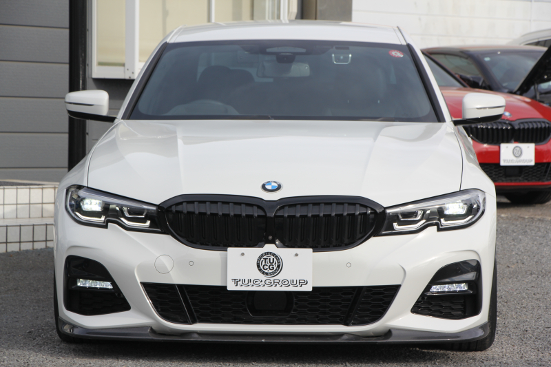 BMW 3シリーズ 330i Mｽﾎﾟｰﾂ ﾃﾞﾋﾞｭｰ&ｺﾝﾌｫｰﾄP 高出力 258馬力 ﾋｰﾀｰ黒革 専用ﾌﾞﾙｰｽﾃｯﾁ HUD 追従ACC ｽﾃｱﾘﾝｸﾞｻﾎﾟｰﾄ Mｽﾎﾟｰﾂﾌﾞﾚｰｷ ﾚｲｽﾞ19AW 3Dﾃﾞｻﾞｲﾝｴｱﾛ LEDﾍｯﾄﾞﾗｲﾄ ｵｰﾄﾊｲﾋﾞｰﾑ 360度ｶﾒﾗ 電動ﾄﾗﾝｸ Hi-fiｽﾋﾟｰｶｰ BMWﾗｲﾌﾞｺｯｸﾋﾟｯﾄ 2年保証
