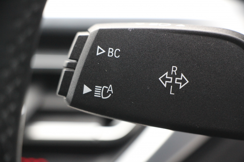 BMW 3シリーズ 330i Mｽﾎﾟｰﾂ ﾃﾞﾋﾞｭｰ&ｺﾝﾌｫｰﾄP 高出力 258馬力 ﾋｰﾀｰ黒革 専用ﾌﾞﾙｰｽﾃｯﾁ HUD 追従ACC ｽﾃｱﾘﾝｸﾞｻﾎﾟｰﾄ Mｽﾎﾟｰﾂﾌﾞﾚｰｷ ﾚｲｽﾞ19AW 3Dﾃﾞｻﾞｲﾝｴｱﾛ LEDﾍｯﾄﾞﾗｲﾄ ｵｰﾄﾊｲﾋﾞｰﾑ 360度ｶﾒﾗ 電動ﾄﾗﾝｸ Hi-fiｽﾋﾟｰｶｰ BMWﾗｲﾌﾞｺｯｸﾋﾟｯﾄ 2年保証