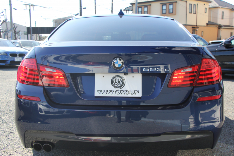 BMW 5シリーズ 523d ｾﾚﾌﾞﾚｰｼｮﾝｴﾃﾞｨｼｮﾝﾊﾞﾛﾝ 限定車 最終ﾓﾃﾞﾙ ｵｲｽﾀｰﾚｻﾞｰ 液晶ﾒｰﾀｰ LEDﾍｯﾄﾞﾗｲﾄ 19AW ｿﾌﾄｸﾛｰｽﾞﾄﾞｱ 電動ﾄﾗﾝｸ 追従ACC ﾚｰﾝﾁｪﾝｼﾞ警告 衝突軽減ﾌﾞﾚｰｷ iﾄﾞﾗｲﾌﾞHDDﾅﾋﾞ地ﾃﾞｼﾞTV Bｶﾒﾗ Mｽﾎﾟｰﾂｴｱﾛ 2年保証