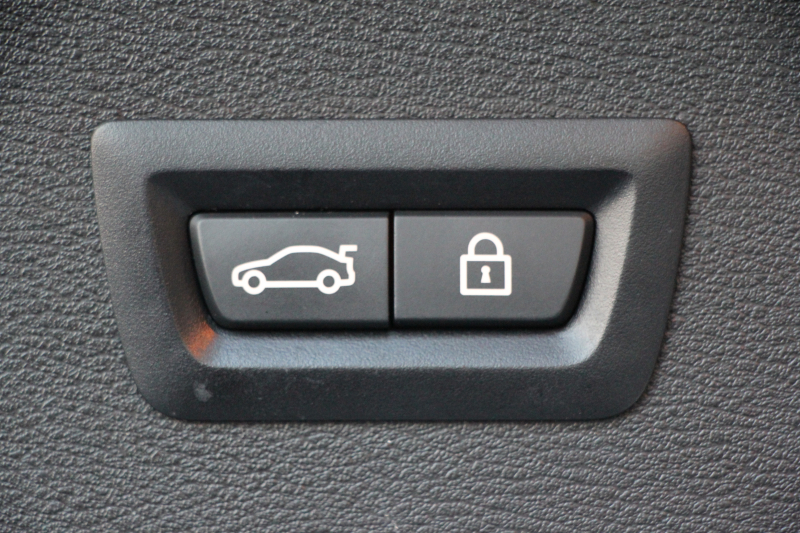 BMW X1 Xdrive18d Mｽﾎﾟｰﾂ ﾊｲﾗｲﾝ ｺﾝﾌｫｰﾄP 4WD 中期 変更後ﾀｯﾁﾊﾟﾈﾙ対応HDDﾅﾋﾞ新ﾃﾞｻﾞｲﾝﾒｰﾀｰ ﾋｰﾀｰ黒革 電動ｼｰﾄ&ﾒﾓﾘｰ 追従ACC HUD ﾌﾙｾｸﾞTV Pｱｼｽﾄ Bｶﾒﾗ 電動ﾄﾗﾝｸ 衝突軽減ﾌﾞﾚｰｷ 車線逸脱警告 歩行者警告 LEDﾍｯﾄﾞﾗｲﾄ 2年保証