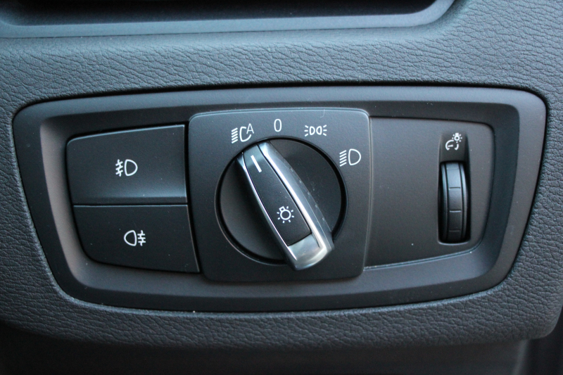 BMW X1 Xdrive18d Mｽﾎﾟｰﾂ ﾊｲﾗｲﾝ ｺﾝﾌｫｰﾄP 4WD 中期 変更後ﾀｯﾁﾊﾟﾈﾙ対応HDDﾅﾋﾞ新ﾃﾞｻﾞｲﾝﾒｰﾀｰ ﾋｰﾀｰ黒革 電動ｼｰﾄ&ﾒﾓﾘｰ 追従ACC HUD ﾌﾙｾｸﾞTV Pｱｼｽﾄ Bｶﾒﾗ 電動ﾄﾗﾝｸ 衝突軽減ﾌﾞﾚｰｷ 車線逸脱警告 歩行者警告 LEDﾍｯﾄﾞﾗｲﾄ 2年保証