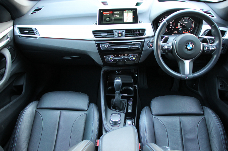 BMW X1 Xdrive18d Mｽﾎﾟｰﾂ ﾊｲﾗｲﾝ ｺﾝﾌｫｰﾄP 4WD 中期 変更後ﾀｯﾁﾊﾟﾈﾙ対応HDDﾅﾋﾞ新ﾃﾞｻﾞｲﾝﾒｰﾀｰ ﾋｰﾀｰ黒革 電動ｼｰﾄ&ﾒﾓﾘｰ 追従ACC HUD ﾌﾙｾｸﾞTV Pｱｼｽﾄ Bｶﾒﾗ 電動ﾄﾗﾝｸ 衝突軽減ﾌﾞﾚｰｷ 車線逸脱警告 歩行者警告 LEDﾍｯﾄﾞﾗｲﾄ 2年保証
