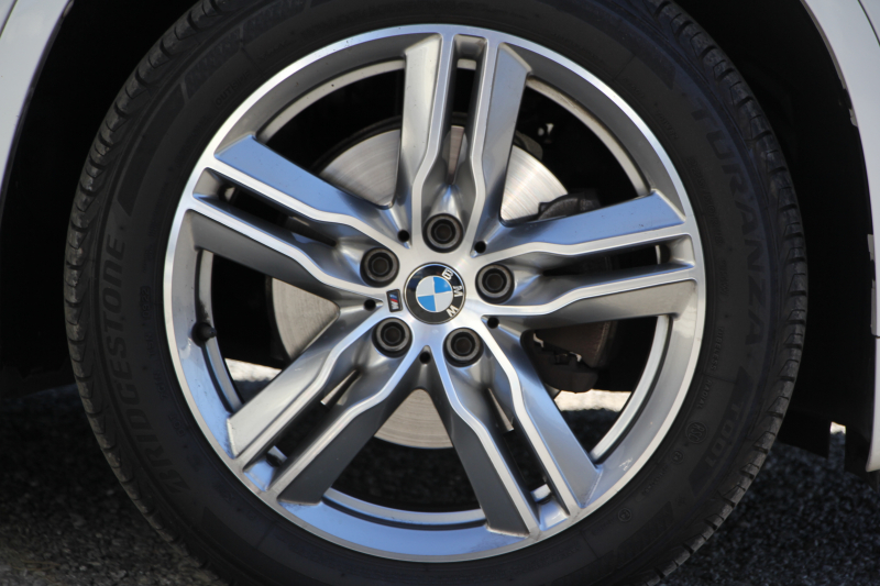 BMW X1 Xdrive18d Mｽﾎﾟｰﾂ ﾊｲﾗｲﾝ ｺﾝﾌｫｰﾄP 4WD 中期 変更後ﾀｯﾁﾊﾟﾈﾙ対応HDDﾅﾋﾞ新ﾃﾞｻﾞｲﾝﾒｰﾀｰ ﾋｰﾀｰ黒革 電動ｼｰﾄ&ﾒﾓﾘｰ 追従ACC HUD ﾌﾙｾｸﾞTV Pｱｼｽﾄ Bｶﾒﾗ 電動ﾄﾗﾝｸ 衝突軽減ﾌﾞﾚｰｷ 車線逸脱警告 歩行者警告 LEDﾍｯﾄﾞﾗｲﾄ 2年保証