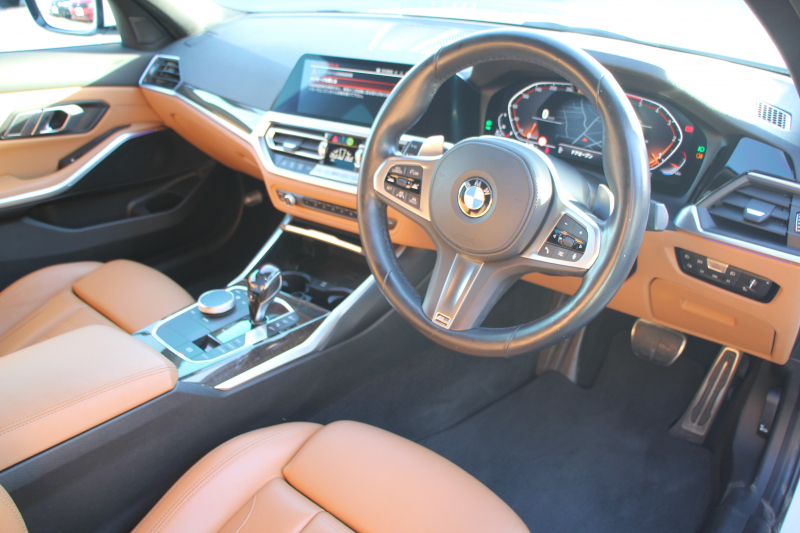 BMW 3シリーズ 320d Xdrive Mｽﾎﾟｰﾂ ﾊｲﾗｲﾝP ｺﾝﾌｫｰﾄP 4WD ｺﾆｬｯｸﾚｻﾞｰ ｼｰﾄﾋｰﾀｰ Pｱｼｽﾄﾌﾟﾗｽ 360度ｶﾒﾗ LEDﾍｯﾄﾞﾗｲﾄ 追従ACC ｽﾃｱﾘﾝｸﾞｻﾎﾟｰﾄ ｱｯﾌﾟﾙｶｰﾌﾟﾚｲ ﾀｯﾁ画面HDDﾅﾋﾞBMWﾗｲﾌﾞｺｯｸﾋﾟｯﾄﾞ電動ﾄﾗﾝｸ Hi-fiｽﾋﾟｰｶｰ ｱﾝﾋﾞｴﾝﾝﾄﾗｲﾄ 2年保証