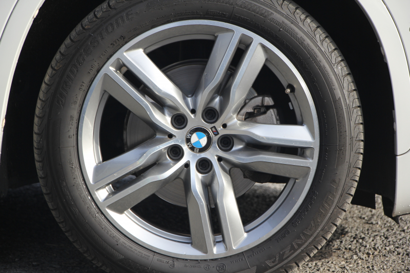 BMW X1 Xdrive18d Mｽﾎﾟｰﾂ ﾊｲﾗｲﾝ ｺﾝﾌｫｰﾄP 4WD 中期 変更後ﾀｯﾁﾊﾟﾈﾙ対応HDDﾅﾋﾞ新ﾃﾞｻﾞｲﾝﾒｰﾀｰ ﾋｰﾀｰ黒革 電動ｼｰﾄ&ﾒﾓﾘｰ 追従ACC HUD Pｱｼｽﾄ Bｶﾒﾗ 電動ﾄﾗﾝｸ 衝突軽減ﾌﾞﾚｰｷ 車線逸脱警告 歩行者警告 LEDﾍｯﾄﾞﾗｲﾄ 2年保証