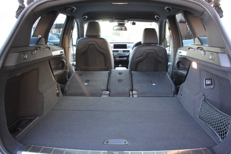 BMW X1 Xdrive18d Mｽﾎﾟｰﾂ ﾊｲﾗｲﾝ ｺﾝﾌｫｰﾄP 4WD 中期 変更後ﾀｯﾁﾊﾟﾈﾙ対応HDDﾅﾋﾞ新ﾃﾞｻﾞｲﾝﾒｰﾀｰ ﾋｰﾀｰ黒革 電動ｼｰﾄ&ﾒﾓﾘｰ 追従ACC HUD Pｱｼｽﾄ Bｶﾒﾗ 電動ﾄﾗﾝｸ 衝突軽減ﾌﾞﾚｰｷ 車線逸脱警告 歩行者警告 LEDﾍｯﾄﾞﾗｲﾄ 2年保証