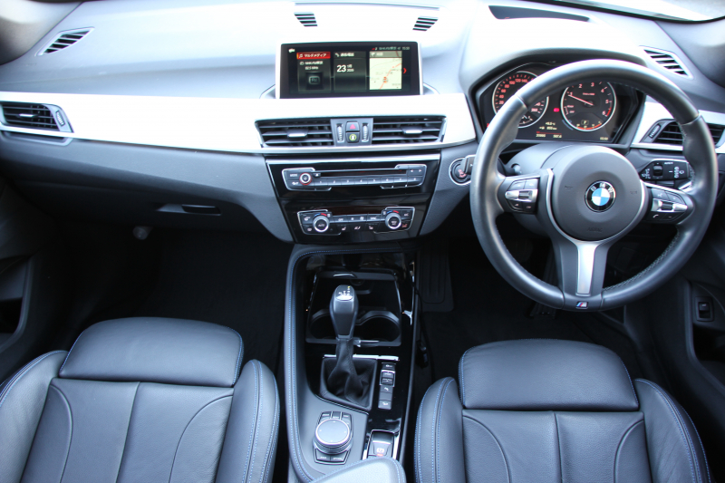 BMW X1 Xdrive18d Mｽﾎﾟｰﾂ ﾊｲﾗｲﾝ ｺﾝﾌｫｰﾄP 4WD 中期 変更後ﾀｯﾁﾊﾟﾈﾙ対応HDDﾅﾋﾞ新ﾃﾞｻﾞｲﾝﾒｰﾀｰ ﾋｰﾀｰ黒革 電動ｼｰﾄ&ﾒﾓﾘｰ 追従ACC HUD Pｱｼｽﾄ Bｶﾒﾗ 電動ﾄﾗﾝｸ 衝突軽減ﾌﾞﾚｰｷ 車線逸脱警告 歩行者警告 LEDﾍｯﾄﾞﾗｲﾄ 2年保証