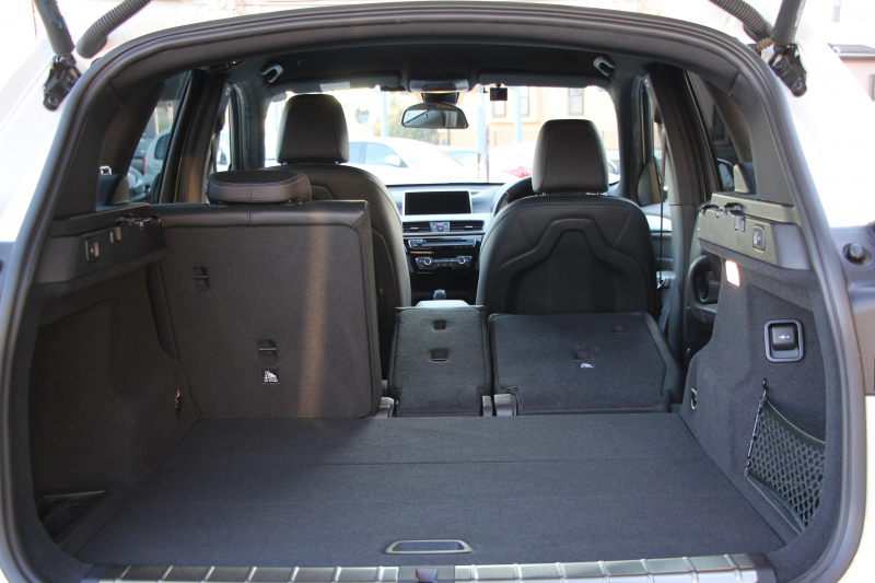 BMW X1 Xdrive18d Mｽﾎﾟｰﾂ ﾊｲﾗｲﾝ ｺﾝﾌｫｰﾄP 4WD 中期 変更後ﾀｯﾁﾊﾟﾈﾙ対応HDDﾅﾋﾞ新ﾃﾞｻﾞｲﾝﾒｰﾀｰ ﾋｰﾀｰ黒革 電動ｼｰﾄ&ﾒﾓﾘｰ 追従ACC HUD Pｱｼｽﾄ Bｶﾒﾗ 電動ﾄﾗﾝｸ 衝突軽減ﾌﾞﾚｰｷ 車線逸脱警告 歩行者警告 LEDﾍｯﾄﾞﾗｲﾄ 2年保証