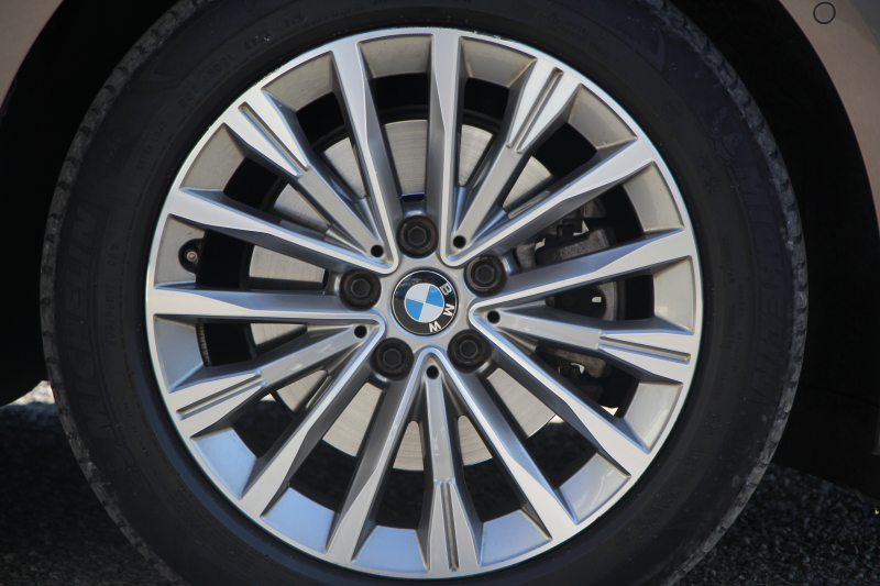 BMW 2シリーズ 218d ｸﾞﾗﾝﾂｱﾗｰ ﾗｸﾞｼﾞｭｱﾘｰ 後期 ﾌｪｲｽﾘﾌﾄ後 3列7人乗り ADｱｸﾃｨﾌﾞｾｰﾌﾃｨ&ｺﾝﾌｫｰﾄP 追従ACC HUD 受注生産OPｵｲｽﾀｰﾚｻﾞｰ 電動ﾄﾗﾝｸ LEDﾍｯﾄﾞﾗｲﾄ ﾒﾓﾘｰ付電動ｼｰﾄ ﾀｯﾁ画面HDDﾅﾋﾞﾊﾟｰｷﾝｸﾞｱｼｽﾄ 2年保証