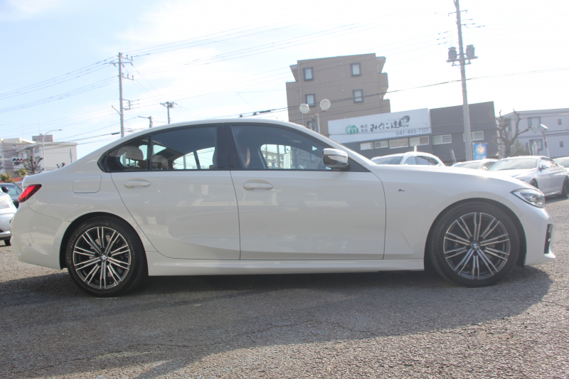 BMW 3シリーズ 330i Mｽﾎﾟｰﾂ ﾊｲﾗｲﾝ ｺﾝﾌｫｰﾄP 高出力 258馬力 ﾋｰﾀｰ茶革 追従ACC ｽﾃｱﾘﾝｸﾞｻﾎﾟｰﾄ 360度ｶﾒﾗ Pｱｼｽﾄﾌﾟﾗｽ LEDﾍｯﾄﾞﾗｲﾄ Mｽﾎﾟｰﾂﾌﾞﾚｰｷ ﾀｯﾁ画面HDDﾅﾋﾞｱｯﾌﾟﾙｶｰﾌﾟﾚｲ Hifiｽﾋﾟｰｶｰ 電動ﾄﾗﾝｸ ﾜｲﾔﾚｽ充電 2年保証