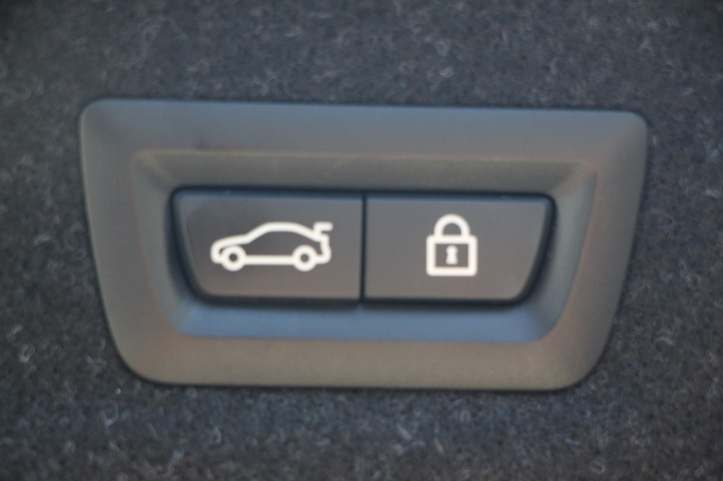 BMW 3シリーズ 330i Mｽﾎﾟｰﾂ ﾊｲﾗｲﾝ ｺﾝﾌｫｰﾄP 高出力 258馬力 ﾋｰﾀｰ茶革 追従ACC ｽﾃｱﾘﾝｸﾞｻﾎﾟｰﾄ 360度ｶﾒﾗ Pｱｼｽﾄﾌﾟﾗｽ LEDﾍｯﾄﾞﾗｲﾄ Mｽﾎﾟｰﾂﾌﾞﾚｰｷ ﾀｯﾁ画面HDDﾅﾋﾞｱｯﾌﾟﾙｶｰﾌﾟﾚｲ Hifiｽﾋﾟｰｶｰ 電動ﾄﾗﾝｸ ﾜｲﾔﾚｽ充電 2年保証