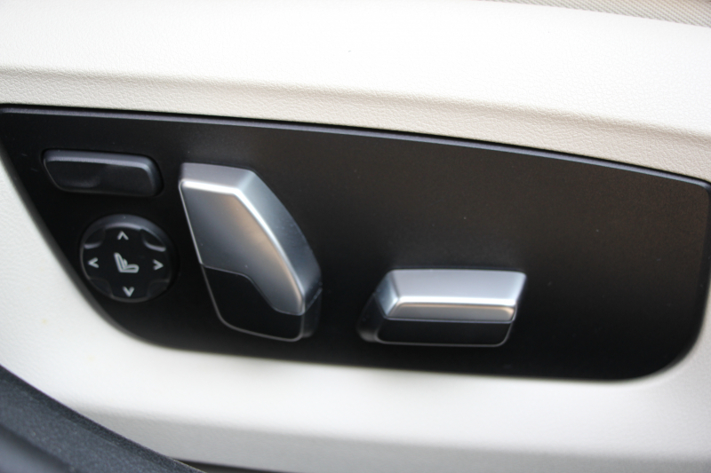 BMW 5シリーズ 530i Mｽﾎﾟｰﾂ 高出力 252馬力 1ｵｰﾅ ｱｲﾎﾞﾘｰﾚｻﾞｰ 全席ﾋｰﾀｰ HUD Mｽﾎﾟｰﾂﾌﾞﾚｰｷ 追従ACC ｽﾃｱﾘﾝｸﾞｻﾎﾟｰﾄ LEDﾍｯﾄﾞﾗｲﾄ ﾊｲﾋﾞｰﾑｱｼｽﾄ ﾀｯﾁ画面HDDﾅﾋﾞTV 360度ｶﾒﾗ Pｱｼｽﾄﾌﾟﾗｽ 電動ﾄﾗﾝｸ 専用ｴｱﾛ ﾊﾟﾄﾞﾙｼﾌﾄ 19AW 2年保証