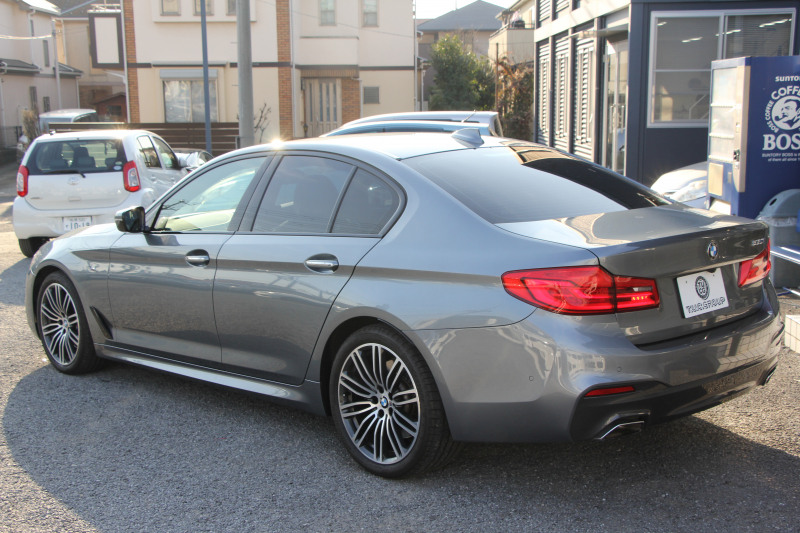 BMW 5シリーズ 530i Mｽﾎﾟｰﾂ 高出力 252馬力 1ｵｰﾅ ｱｲﾎﾞﾘｰﾚｻﾞｰ 全席ﾋｰﾀｰ HUD Mｽﾎﾟｰﾂﾌﾞﾚｰｷ 追従ACC ｽﾃｱﾘﾝｸﾞｻﾎﾟｰﾄ LEDﾍｯﾄﾞﾗｲﾄ ﾊｲﾋﾞｰﾑｱｼｽﾄ ﾀｯﾁ画面HDDﾅﾋﾞTV 360度ｶﾒﾗ Pｱｼｽﾄﾌﾟﾗｽ 電動ﾄﾗﾝｸ 専用ｴｱﾛ ﾊﾟﾄﾞﾙｼﾌﾄ 19AW 2年保証