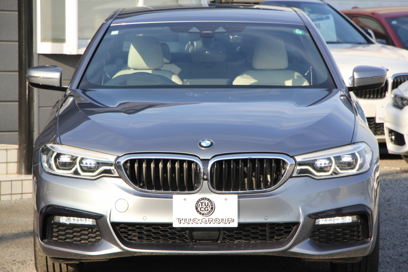 BMW 5シリーズ 530i Mｽﾎﾟｰﾂ 高出力 252馬力 1ｵｰﾅ ｱｲﾎﾞﾘｰﾚｻﾞｰ 全席ﾋｰﾀｰ HUD Mｽﾎﾟｰﾂﾌﾞﾚｰｷ 追従ACC ｽﾃｱﾘﾝｸﾞｻﾎﾟｰﾄ LEDﾍｯﾄﾞﾗｲﾄ ﾊｲﾋﾞｰﾑｱｼｽﾄ ﾀｯﾁ画面HDDﾅﾋﾞTV 360度ｶﾒﾗ Pｱｼｽﾄﾌﾟﾗｽ 電動ﾄﾗﾝｸ 専用ｴｱﾛ ﾊﾟﾄﾞﾙｼﾌﾄ 19AW 2年保証
