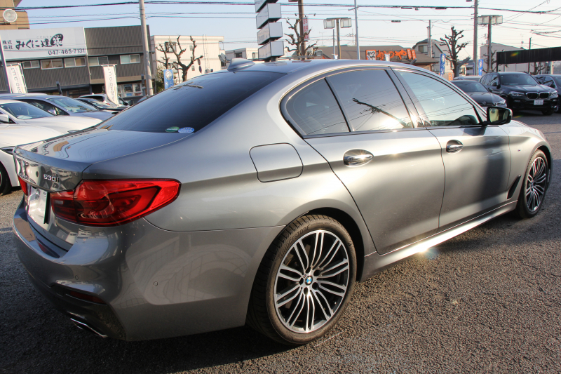 BMW 5シリーズ 530i Mｽﾎﾟｰﾂ 高出力 252馬力 1ｵｰﾅ ｱｲﾎﾞﾘｰﾚｻﾞｰ 全席ﾋｰﾀｰ HUD Mｽﾎﾟｰﾂﾌﾞﾚｰｷ 追従ACC ｽﾃｱﾘﾝｸﾞｻﾎﾟｰﾄ LEDﾍｯﾄﾞﾗｲﾄ ﾊｲﾋﾞｰﾑｱｼｽﾄ ﾀｯﾁ画面HDDﾅﾋﾞTV 360度ｶﾒﾗ Pｱｼｽﾄﾌﾟﾗｽ 電動ﾄﾗﾝｸ 専用ｴｱﾛ ﾊﾟﾄﾞﾙｼﾌﾄ 19AW 2年保証